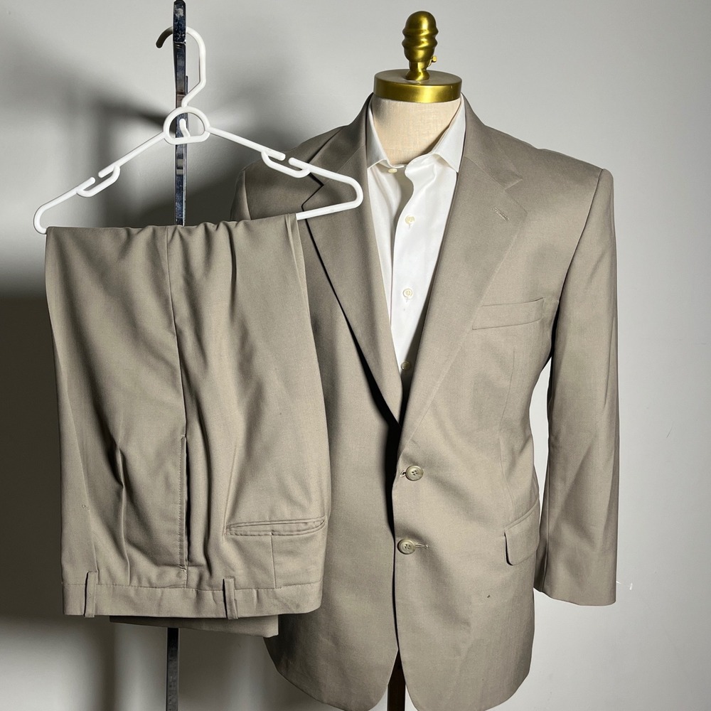 Tom James Suit Mens 40R 32x27 Tan Solid Wool Pleated 2 Button